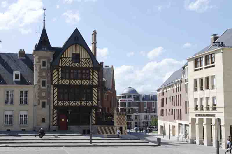 Francia - Amiens 14.jpg